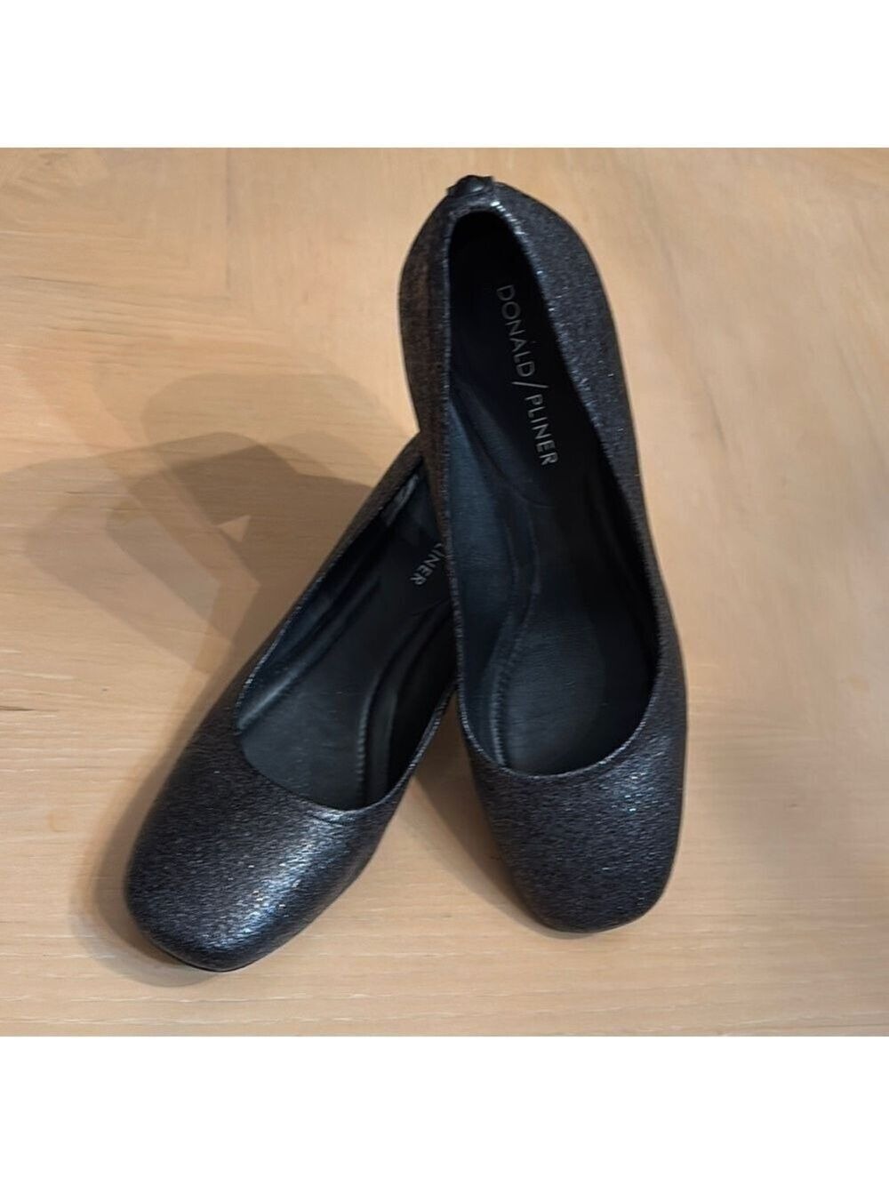 Donald J. Pliner Black Metallic Corin Round Toe Pump - Size 7.5
